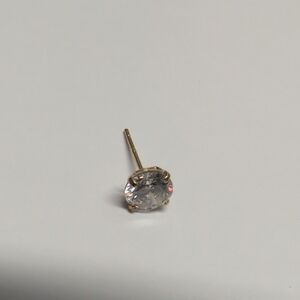 Elegant Gold and Silver Stud Earring